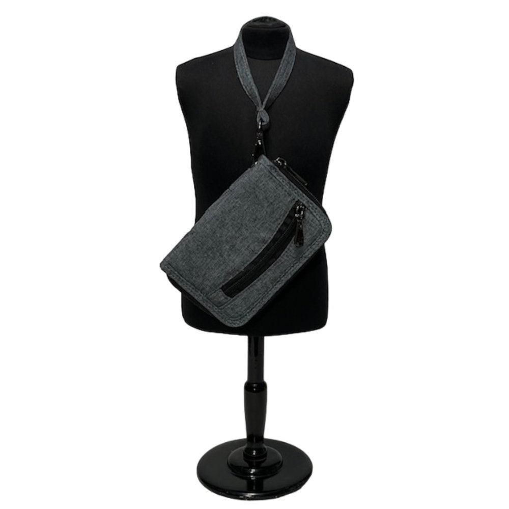 LUG Rodeo RFID-Protected Gray Quilted Wristlet - Picture 15 of 16